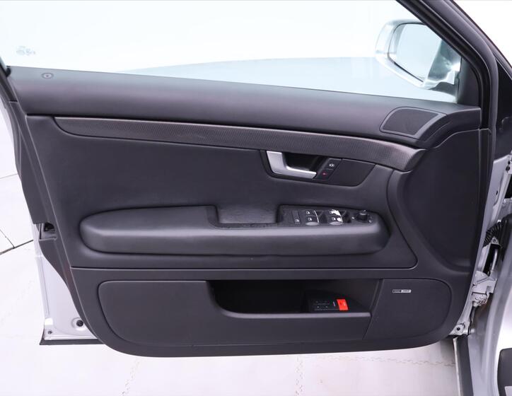 Audi S4 11