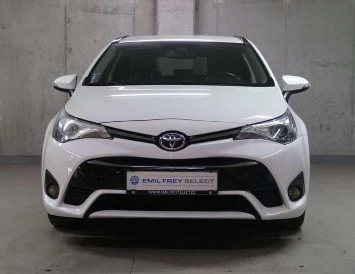 Toyota Avensis 2