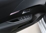 Peugeot 208 13