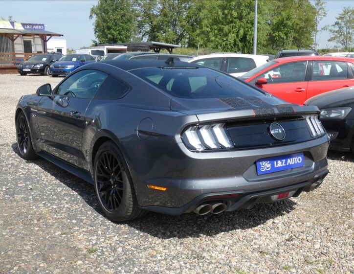 Ford Mustang 6