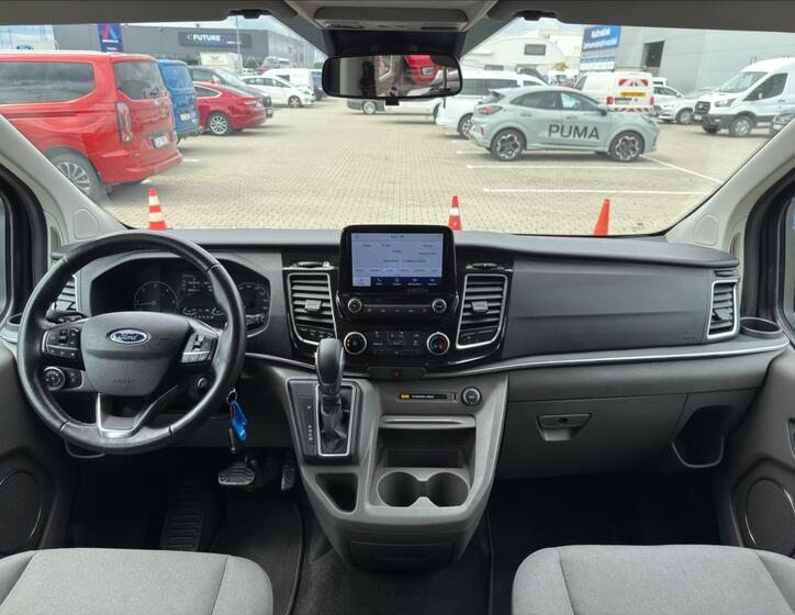 Ford Tourneo Custom 18