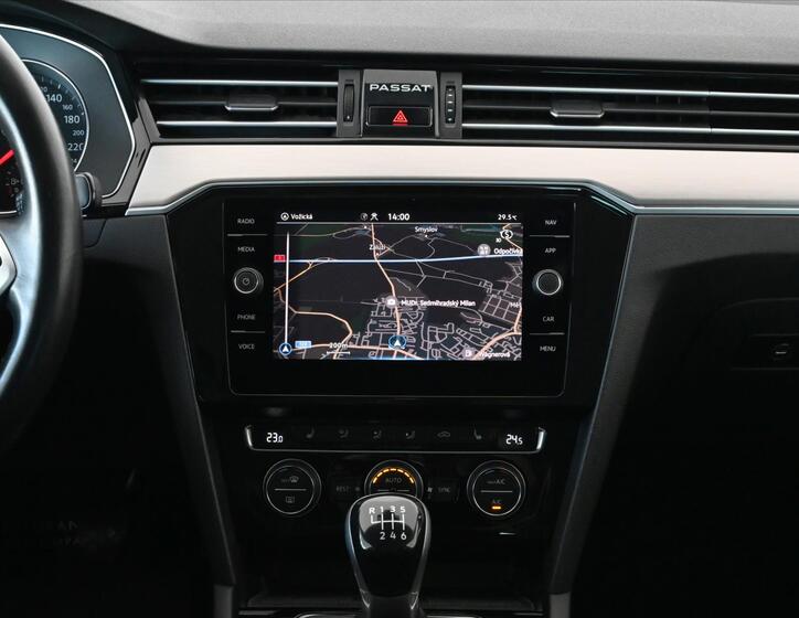 Volkswagen Passat 12