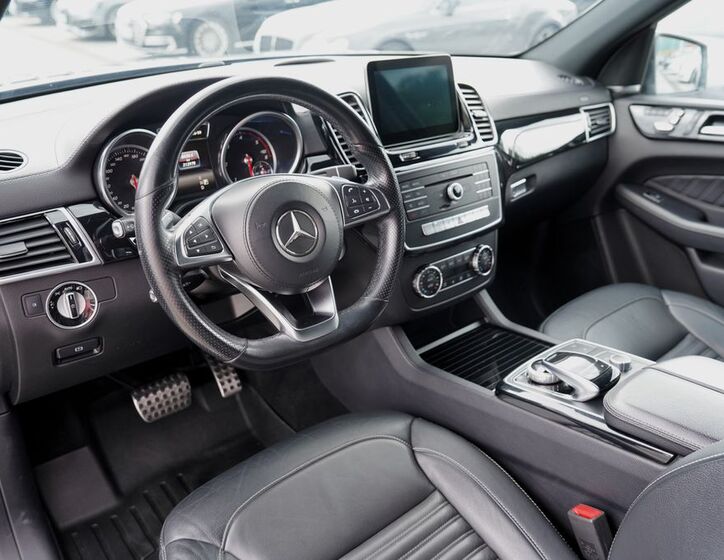 Mercedes-Benz GLS 16