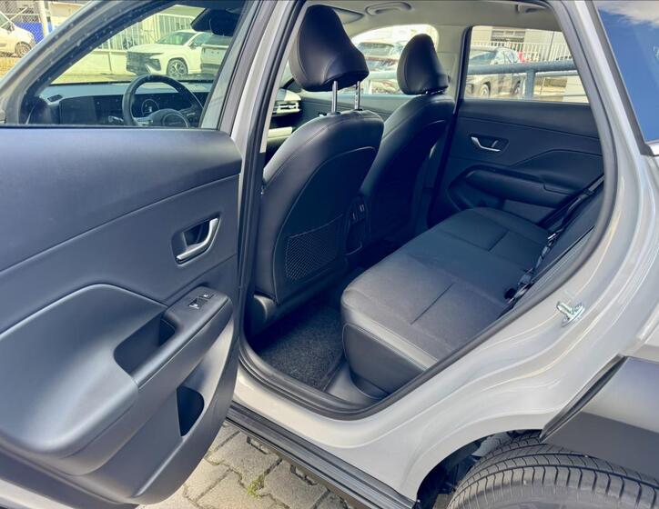 Hyundai Kona 7