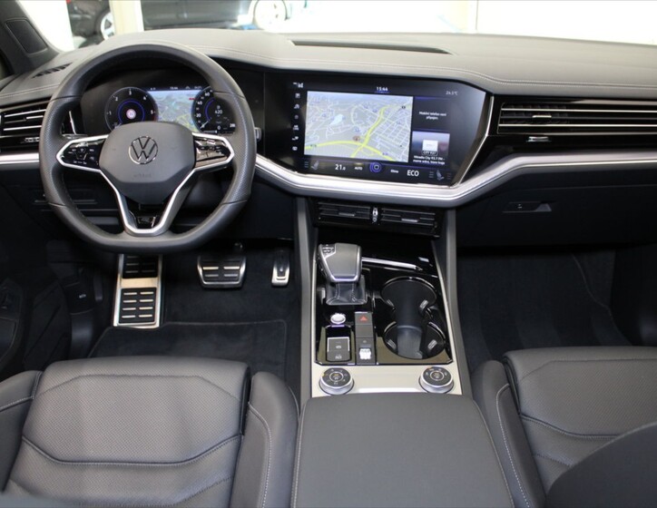 Volkswagen Touareg 8