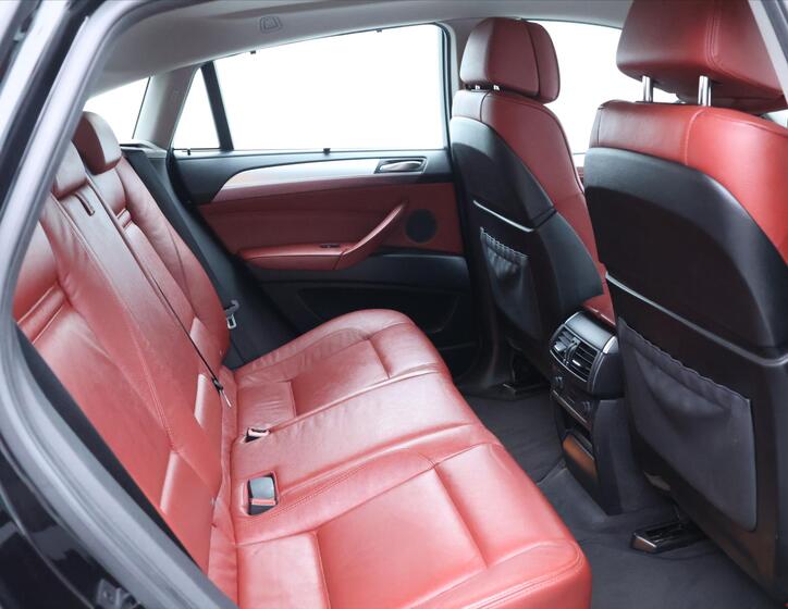BMW X6 13