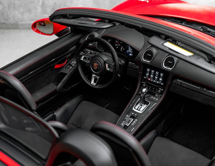 Porsche 718 31