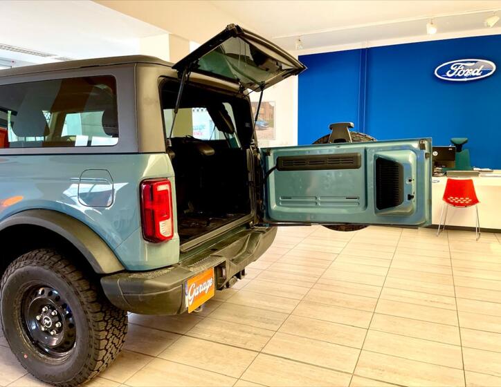 Ford Bronco 12