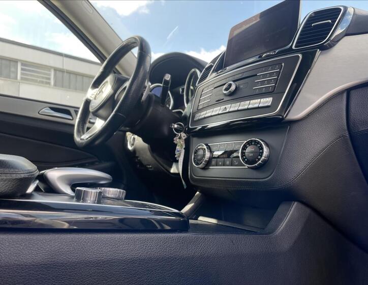 Mercedes-Benz GLS 16