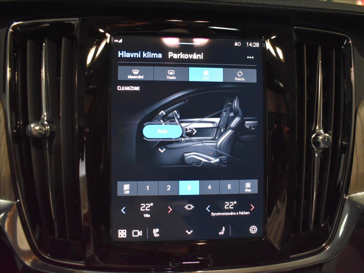 Volvo V90