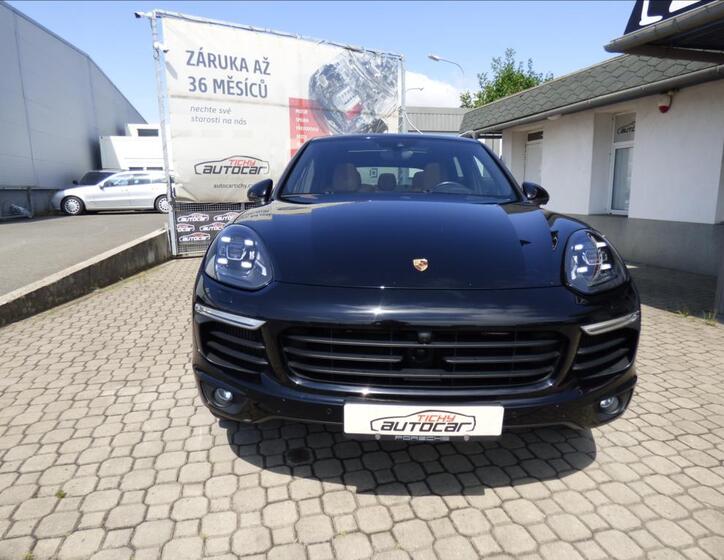 Porsche Cayenne 8