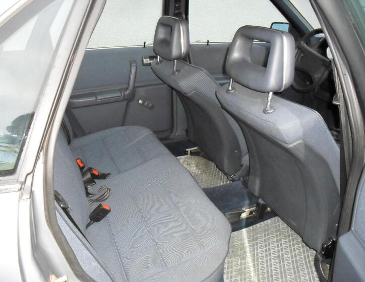Audi 100 15