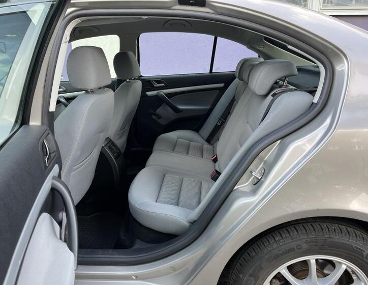 Škoda Octavia 16