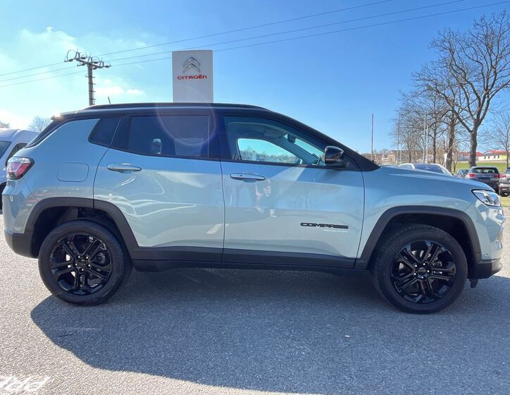 Jeep Compass 16