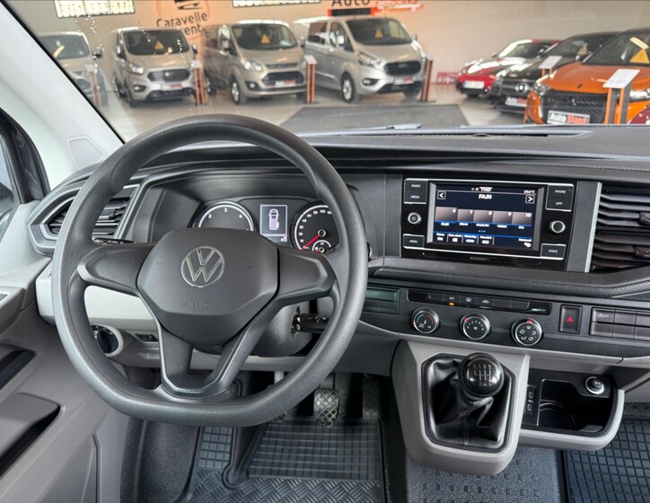 Volkswagen Caravelle 13