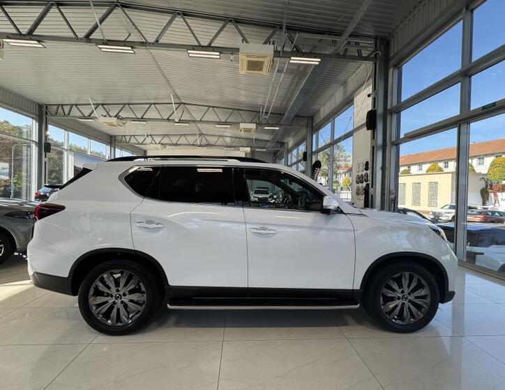 SsangYong Rexton 8