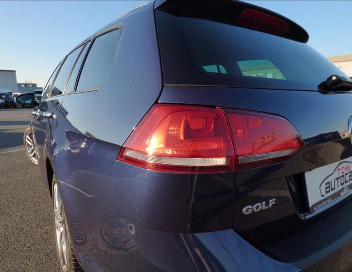 Volkswagen Golf 79