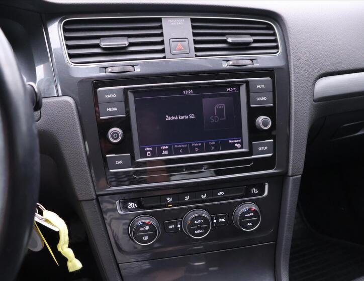 Volkswagen Golf 23