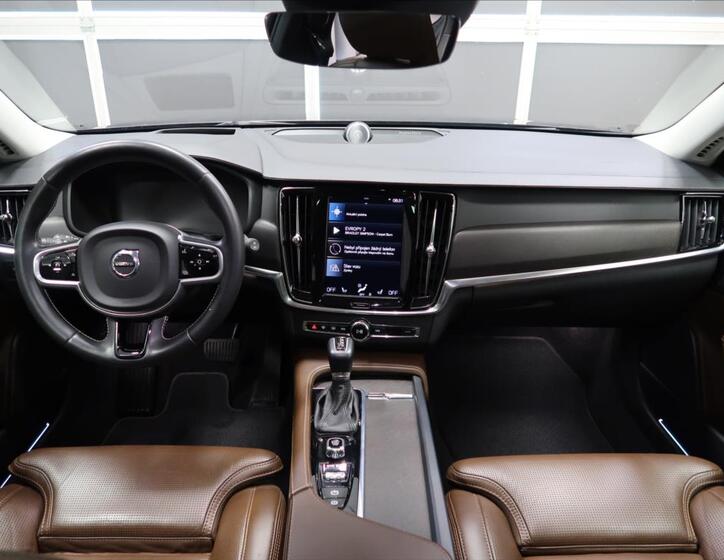 Volvo V90 14