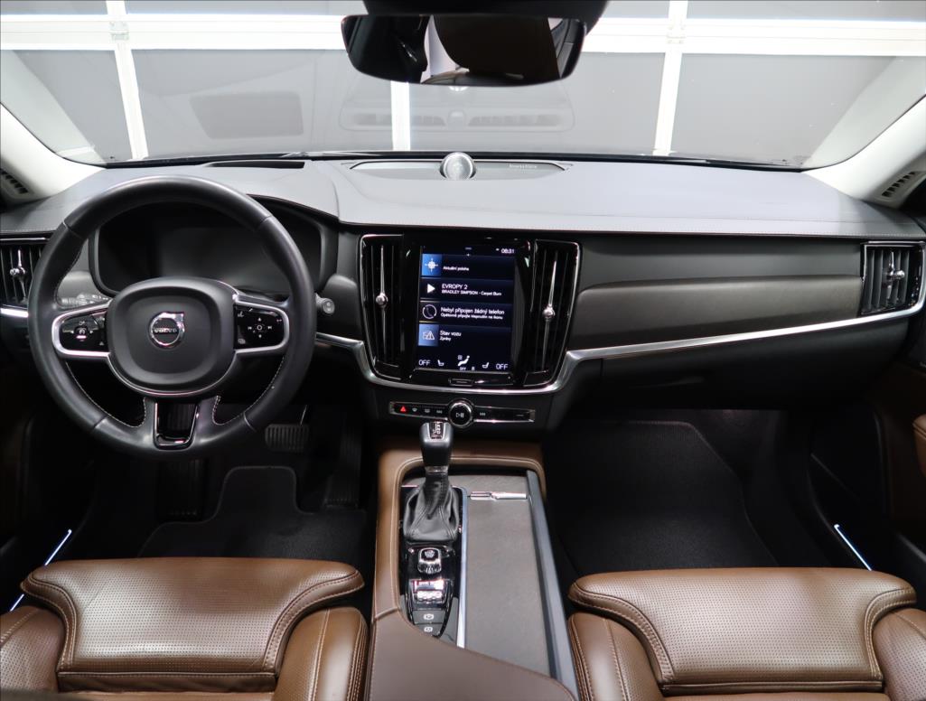 Volvo V90