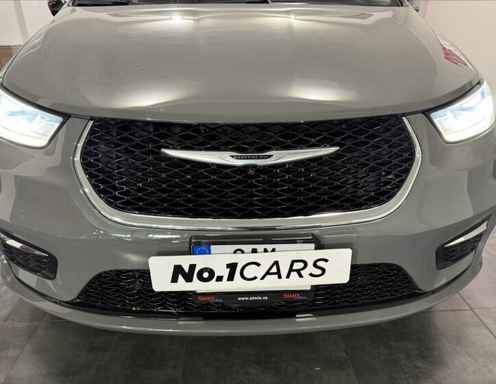 Chrysler Pacifica 35