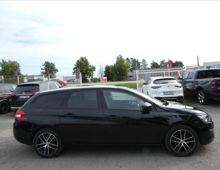 Peugeot 308 11