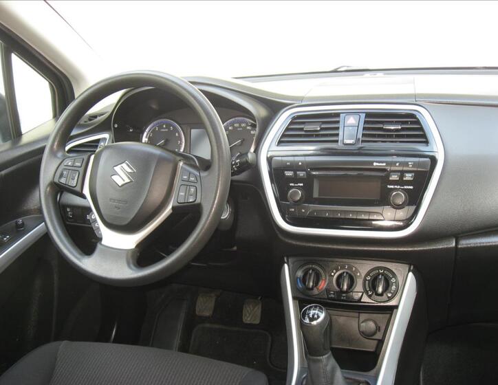 Suzuki S-Cross 23