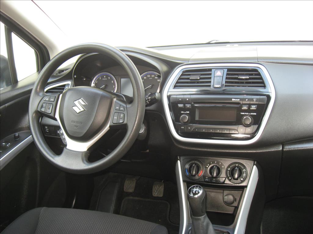 Suzuki S-Cross