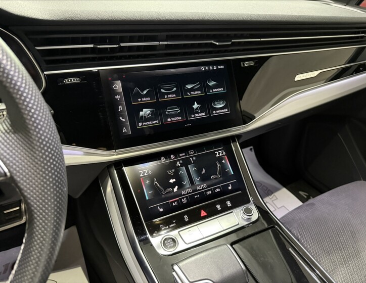 Audi Q7 11