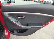Hyundai i30 37