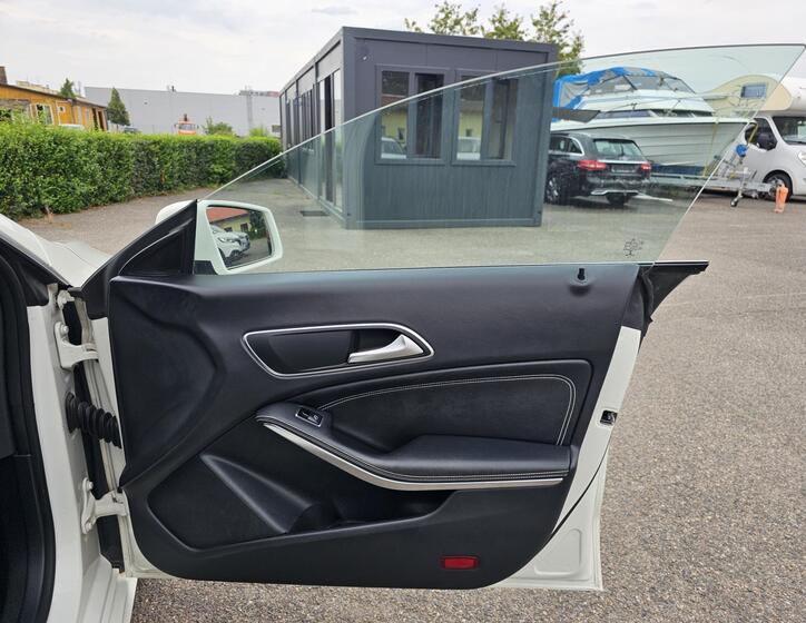 Mercedes-Benz CLA 30