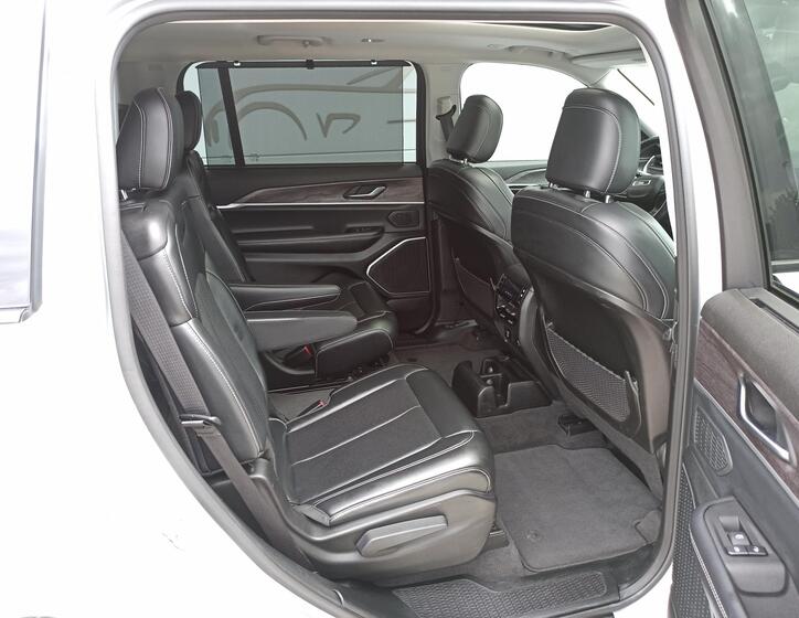 Jeep Grand Cherokee 13