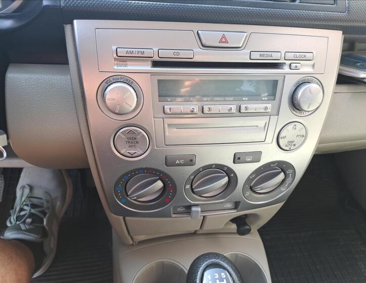 Mazda 2 21