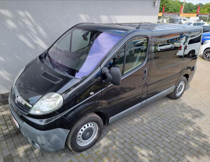Opel Vivaro 2