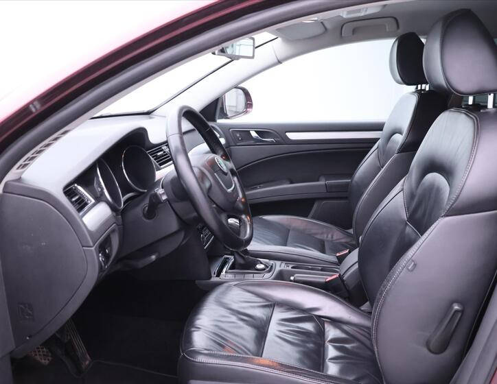 Škoda Superb 11