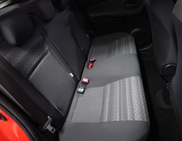 Toyota Yaris 12