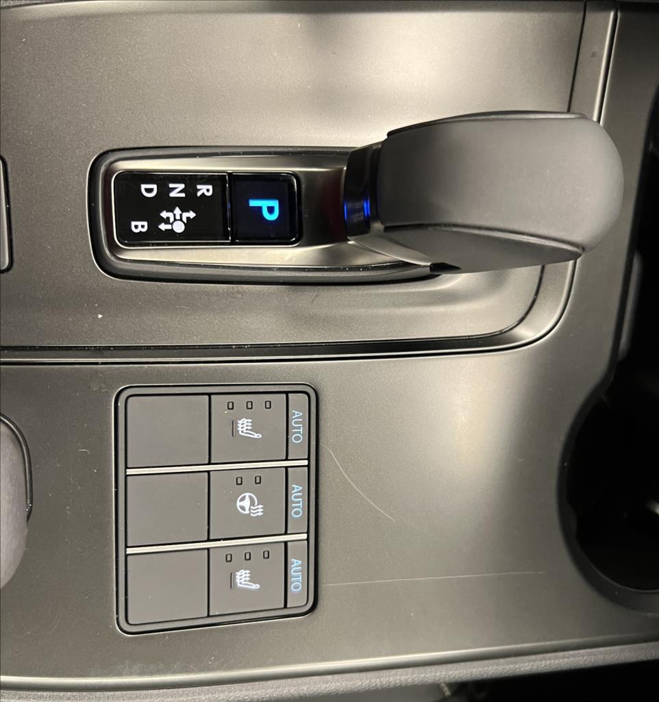 Lexus UX 300h