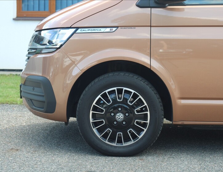 Volkswagen California 11