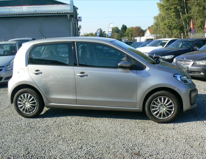 Volkswagen up! 8