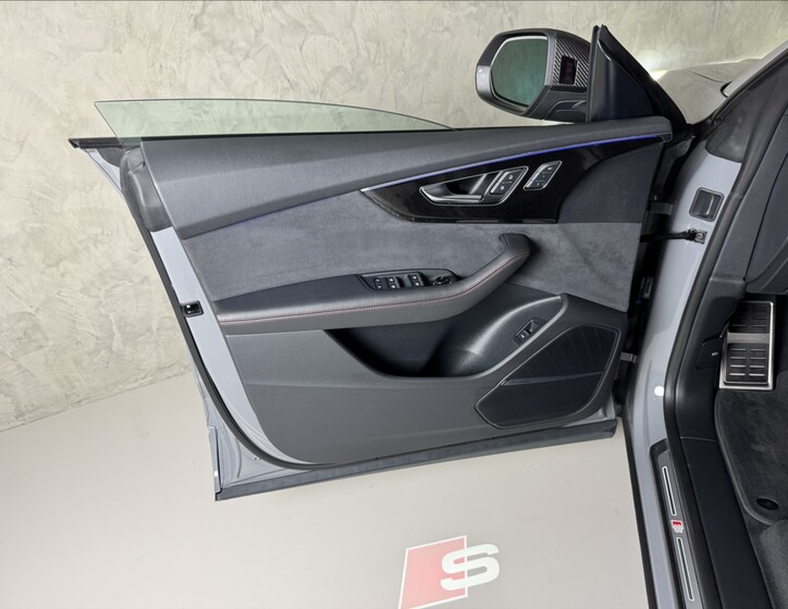 Audi Q8 23