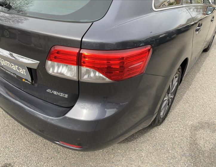 Toyota Avensis 9