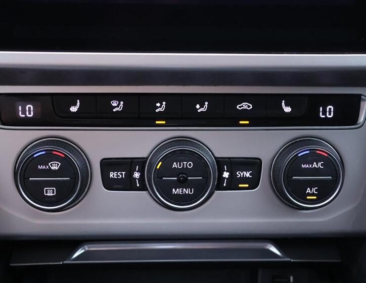 Volkswagen Passat 24