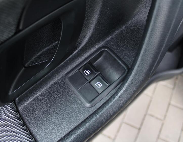 Škoda Fabia 16