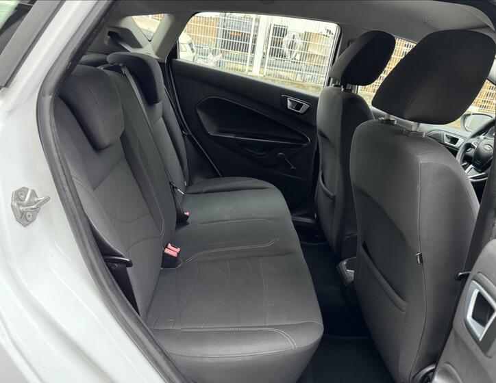 Ford Fiesta 28