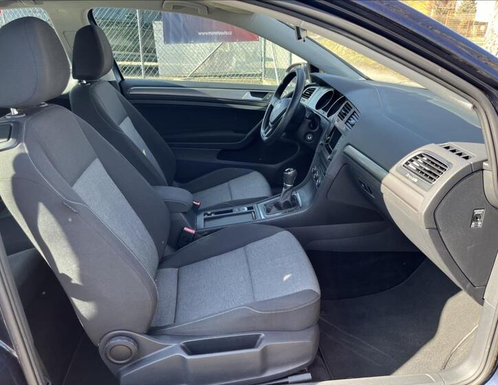 Volkswagen Golf 21