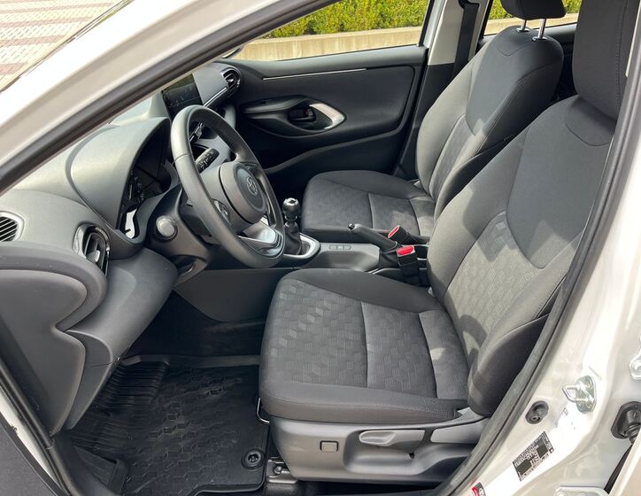 Toyota Yaris 13