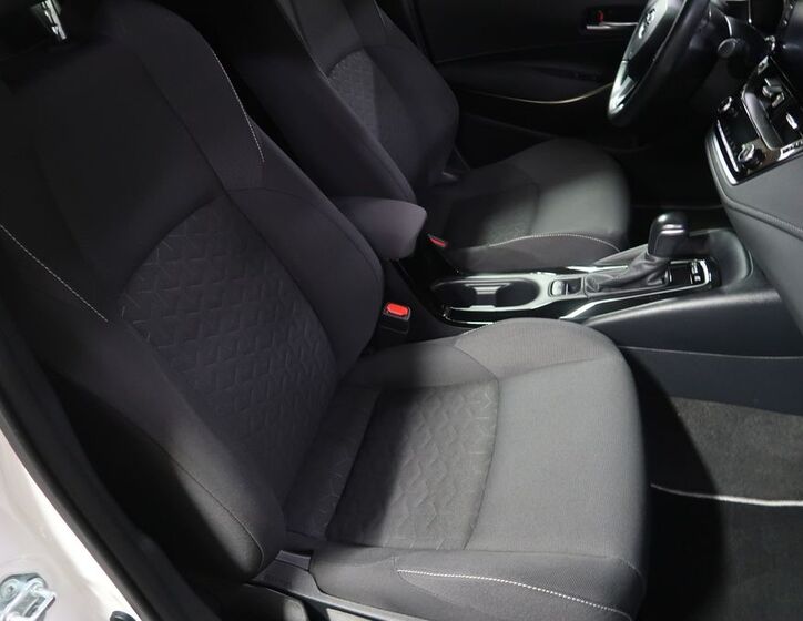 Toyota Corolla 13