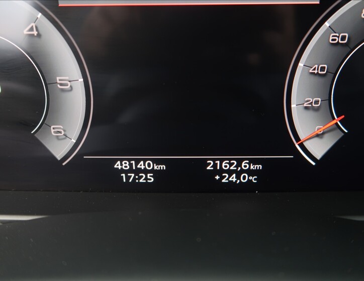 Audi Q8 31