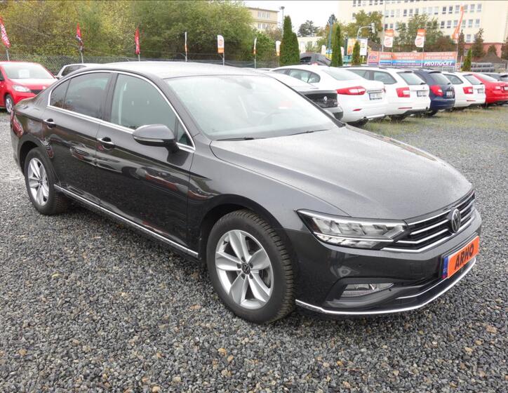 Volkswagen Passat 1