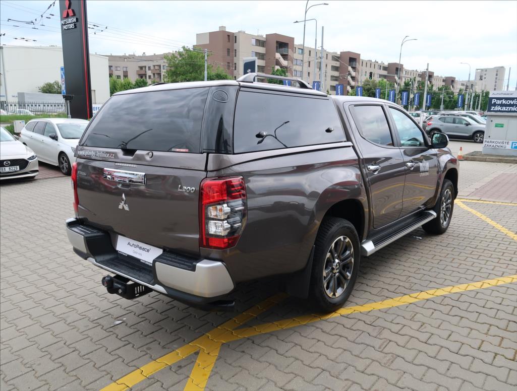 Mitsubishi L200